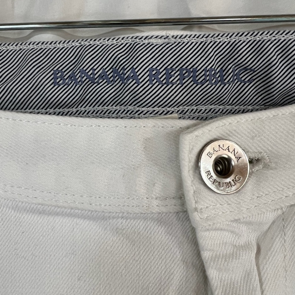 Banana Republic Straight Leg White Jeans Size 29